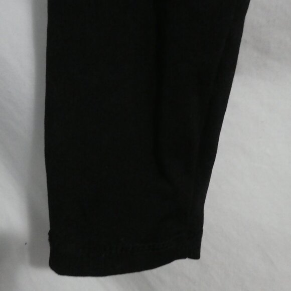 INFINITE Legging Crop | small | Black Leggings - Picture 8 of 16